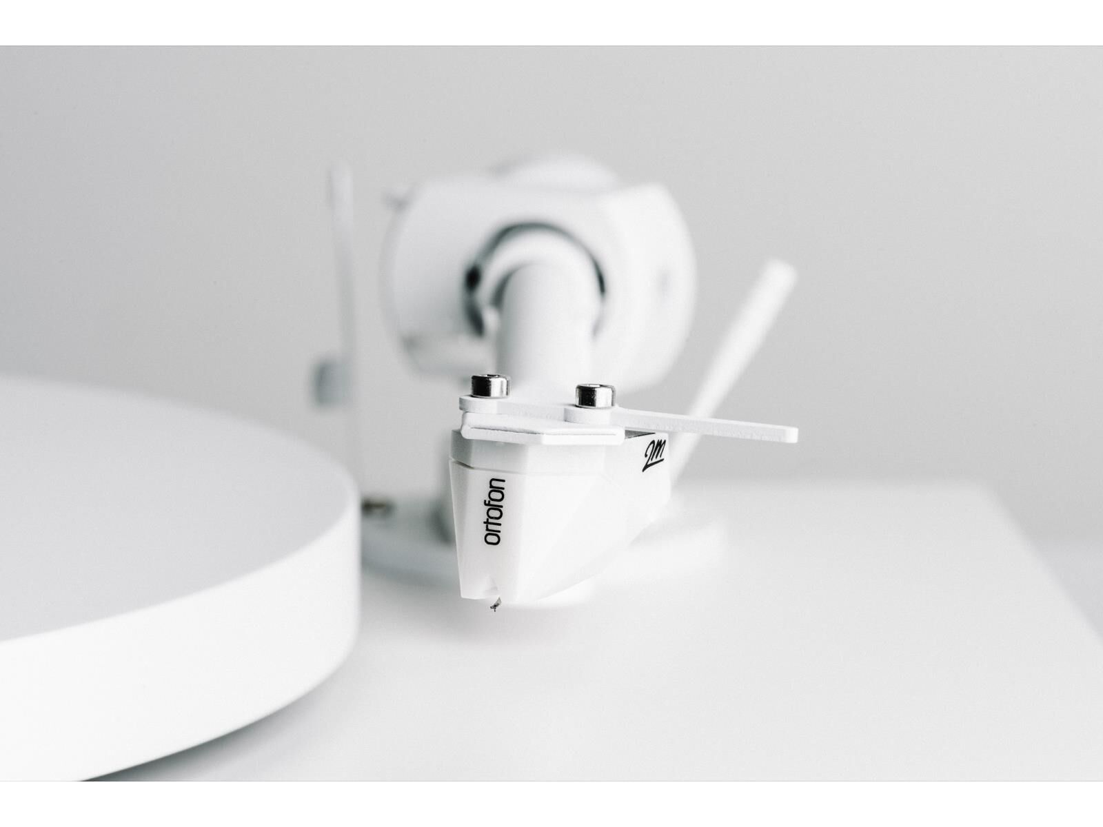 Debut-PRO-White-Edtion-7.jpg Pro-Ject Debut Pro seidenmatt weiß